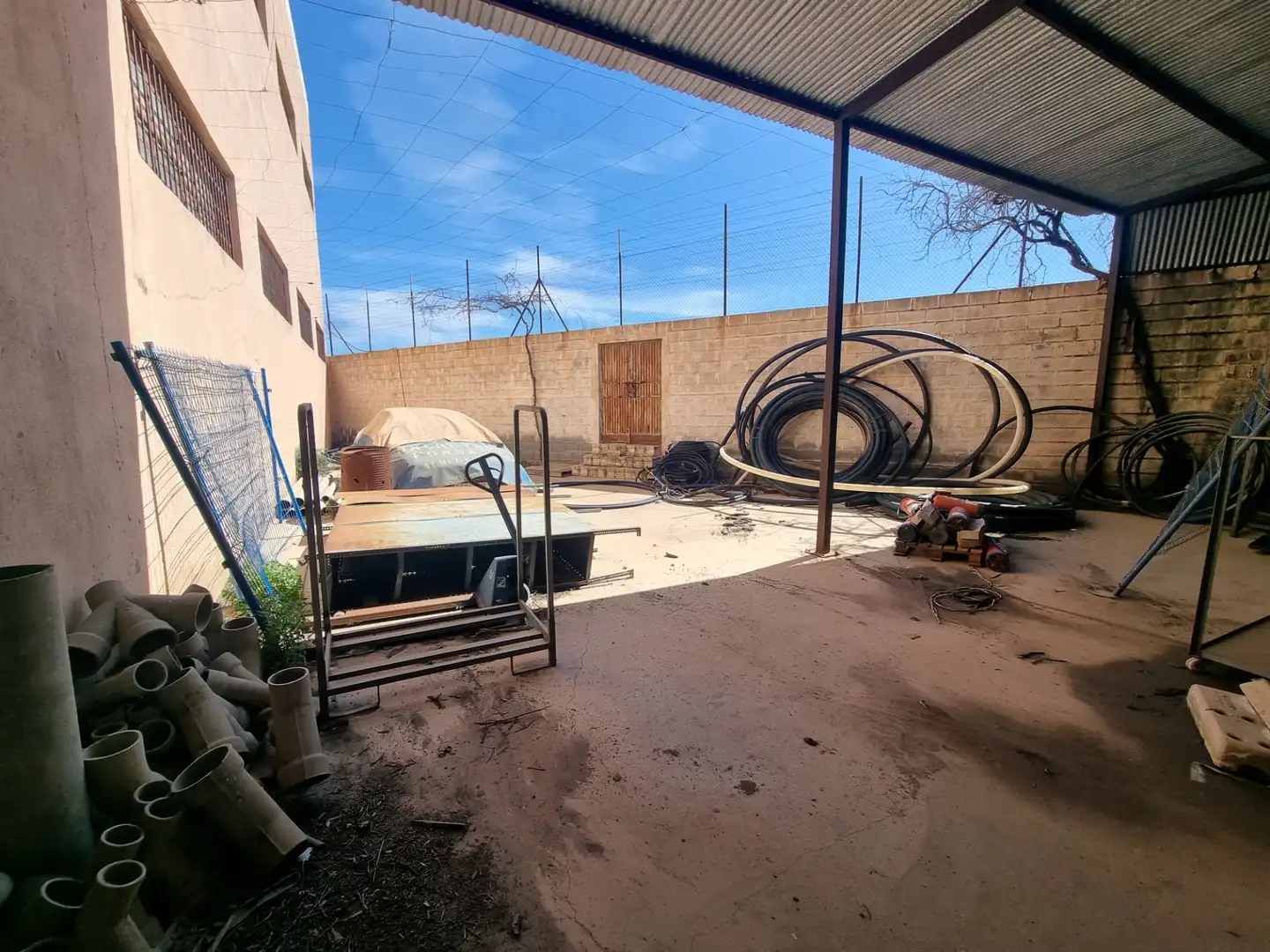 Nau industrial en venda en Almería amb Calefacció i Alarma