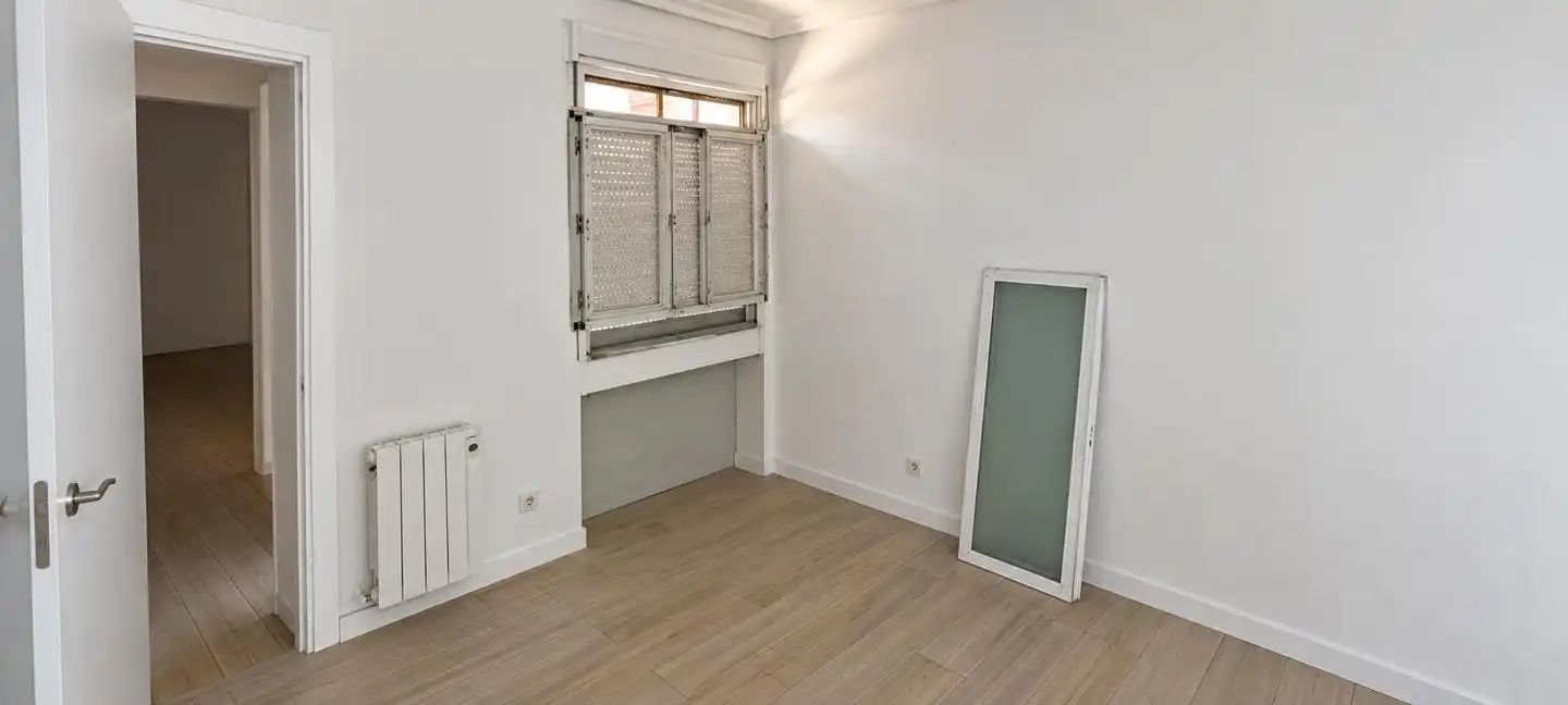 Habitación de Planta baja en venta en Madrid