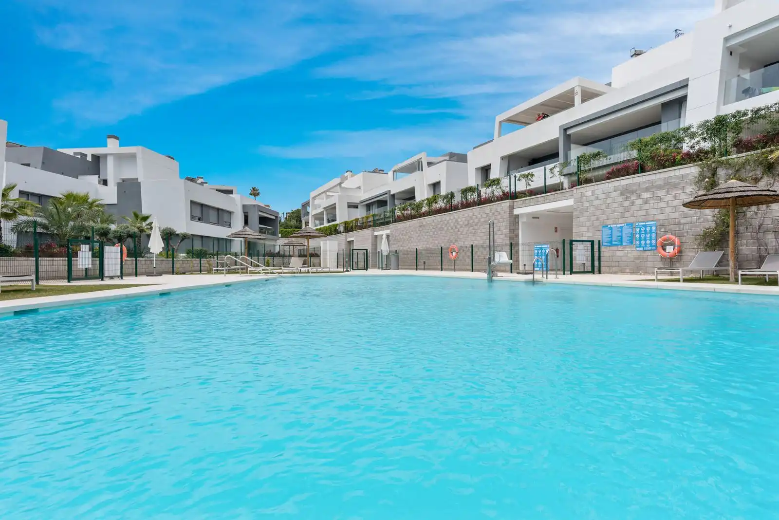 Àtic amb piscina en venda a Estepona Pueblo, imagen 24