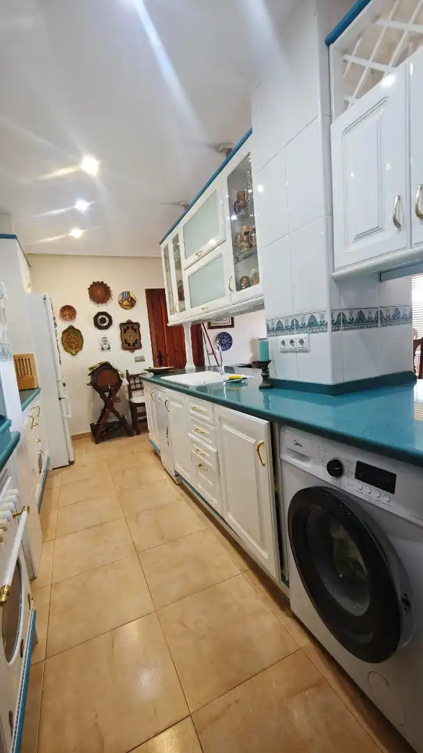 Cuina de Pis en venda en Roquetas de Mar amb Aire condicionat, Terrassa i Traster