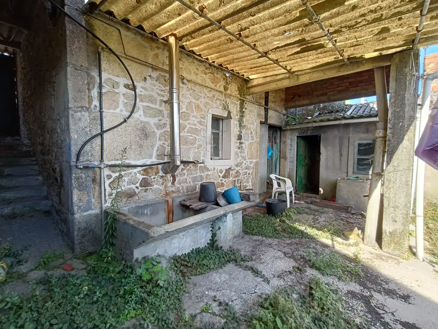 Terrasse von Einfamilien-Reihenhaus zum Verkauf in Ribeira mit Heizung und Privatgarten