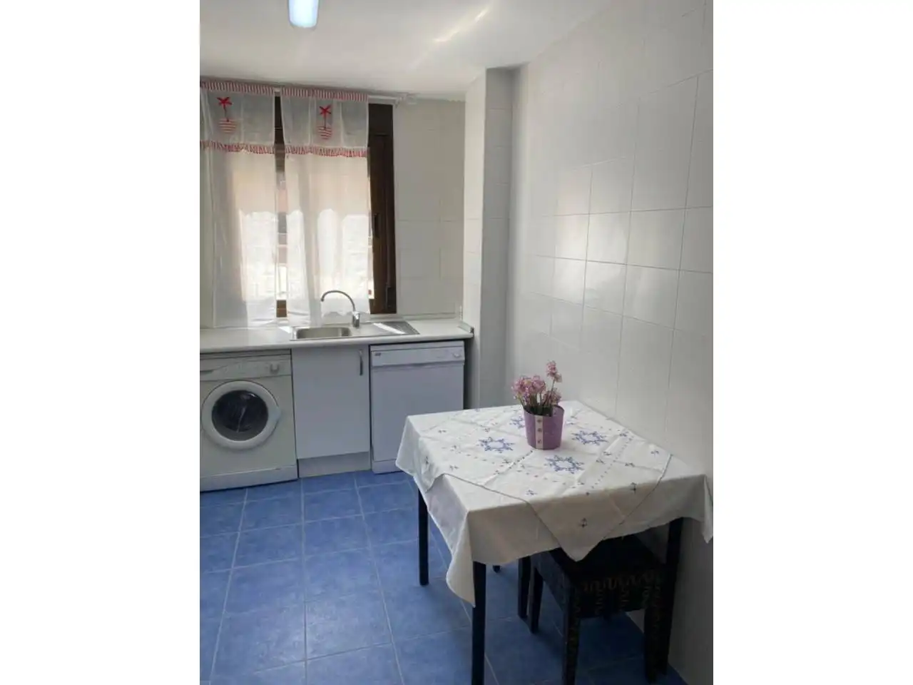 Cocina de Piso de alquiler en Ocaña con Calefacción, Jardín privado y Parquet