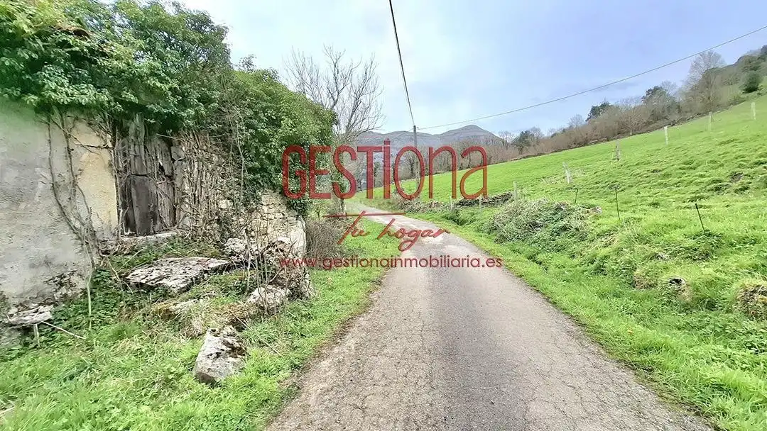 Finca rústica en venda en Ruesga