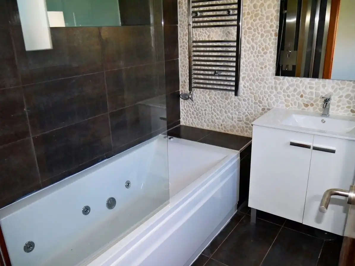 Bathroom of Houses for sale in Nerja  with Air Conditioner and Community pool