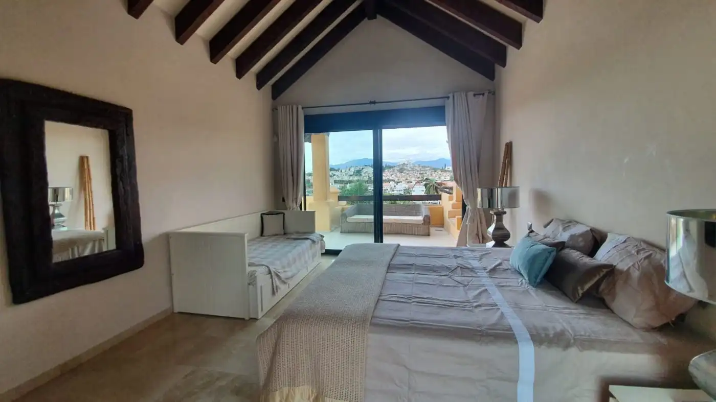 Habitación de Piso en venta en Estepona con Aire acondicionado, Jardín privado y Terraza
