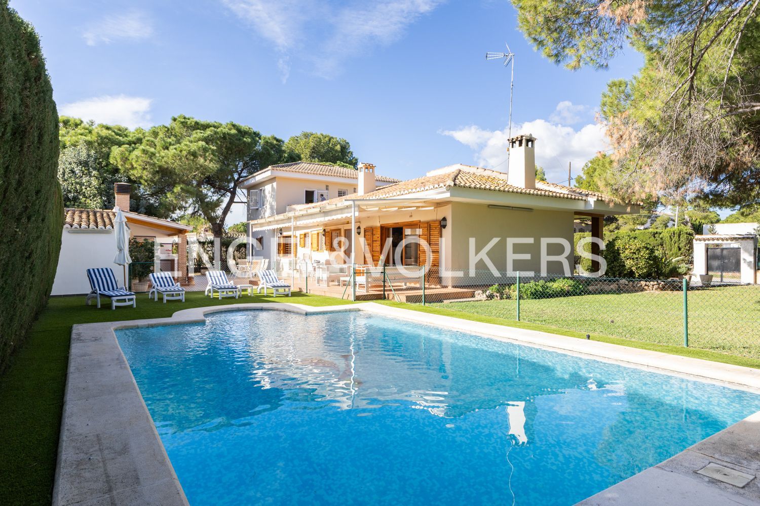 Vista exterior de Casa o chalet en venta en Moncada con Aire acondicionado, Calefacción y Jardín privado