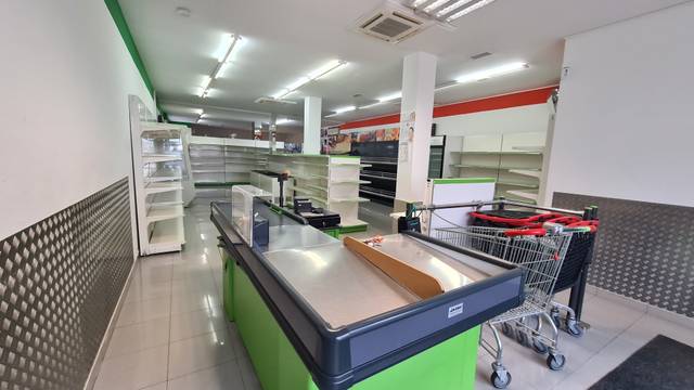 Local comercial en Alquiler en Calle Quince de Junio, 35 en Villaralbo