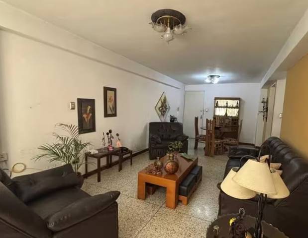 Piso en Venta en Calle Vandelvira, 7 en Suárez