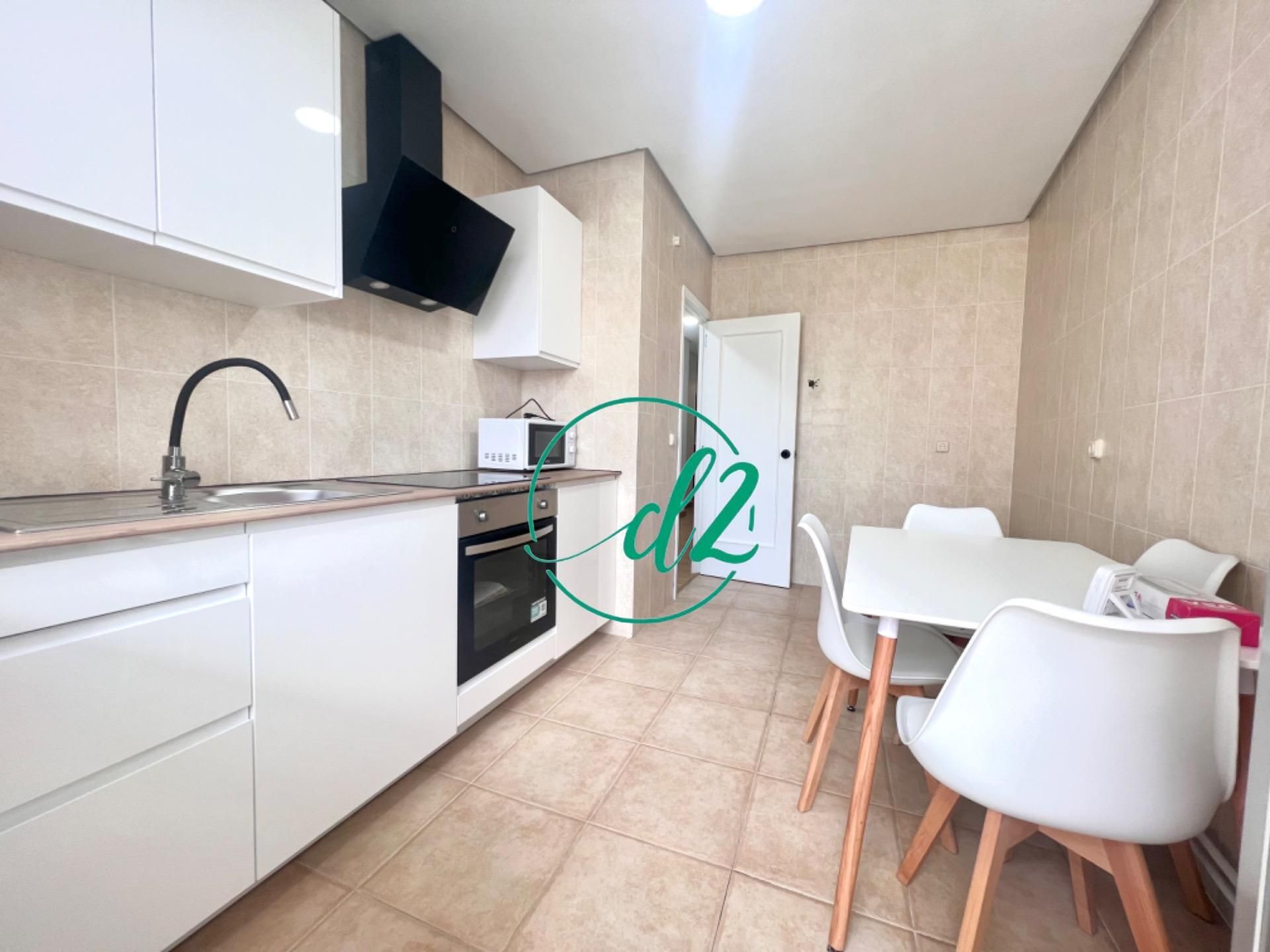 Kitchen of Flat to rent in Ourense Capital   with Heating
