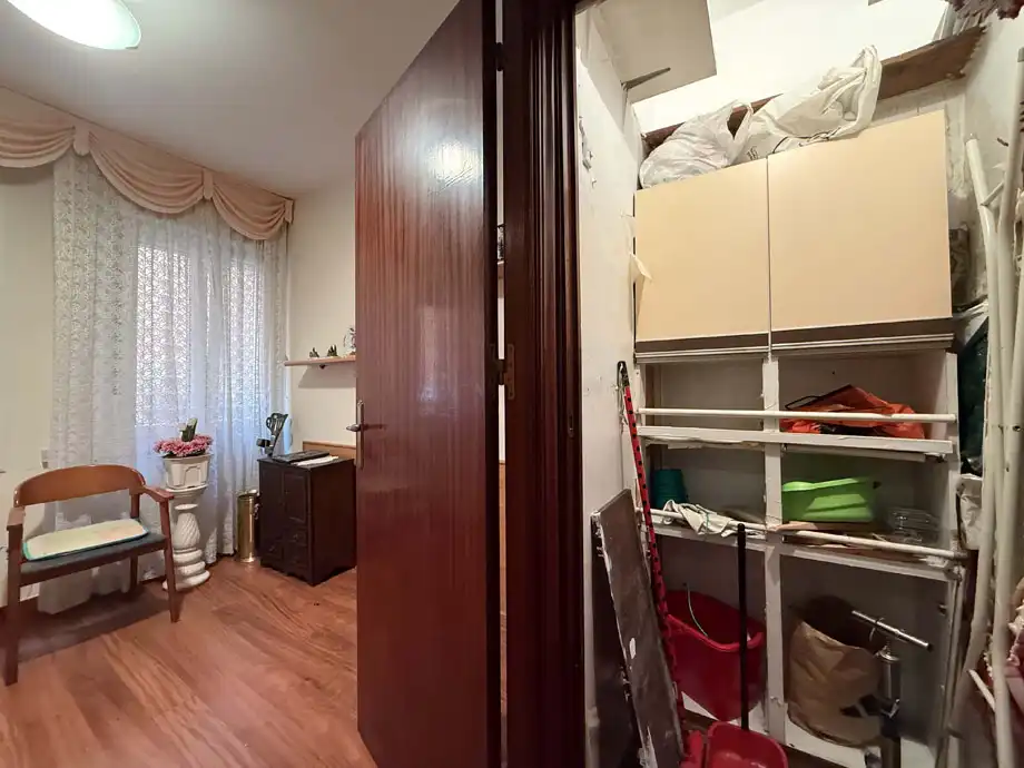 Dormitori de Pis en venda en Vitoria - Gasteiz amb Calefacció i Moblat