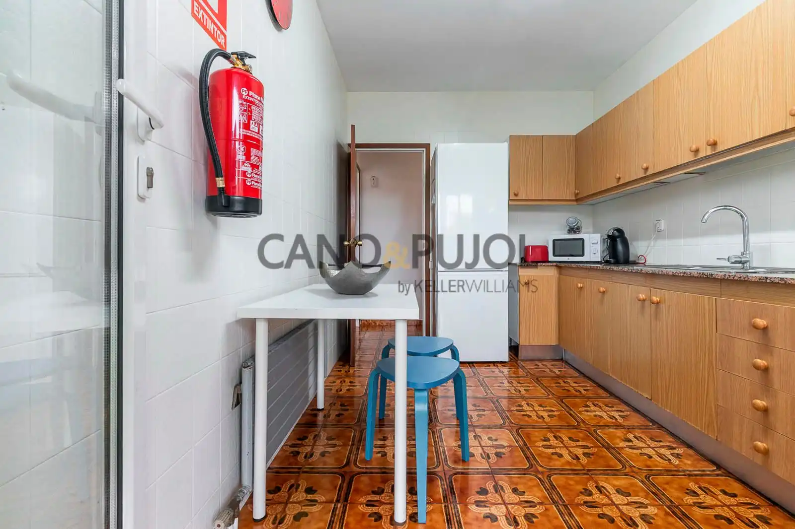 Kitchen of Buildings for sale in Rubí