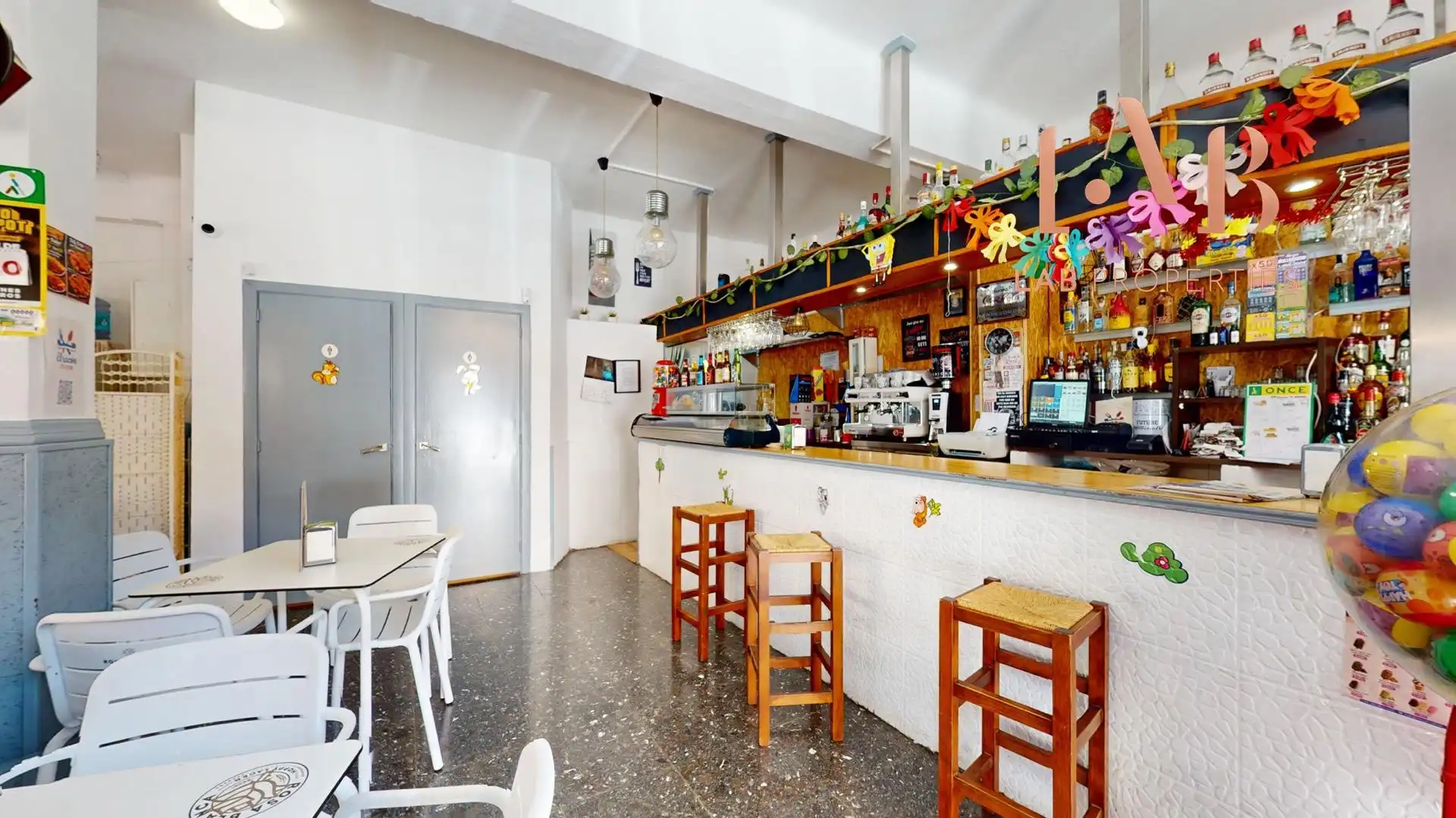 Commercial properties for rent in  Palma de Mallorca  with Air Conditioner and Furnished