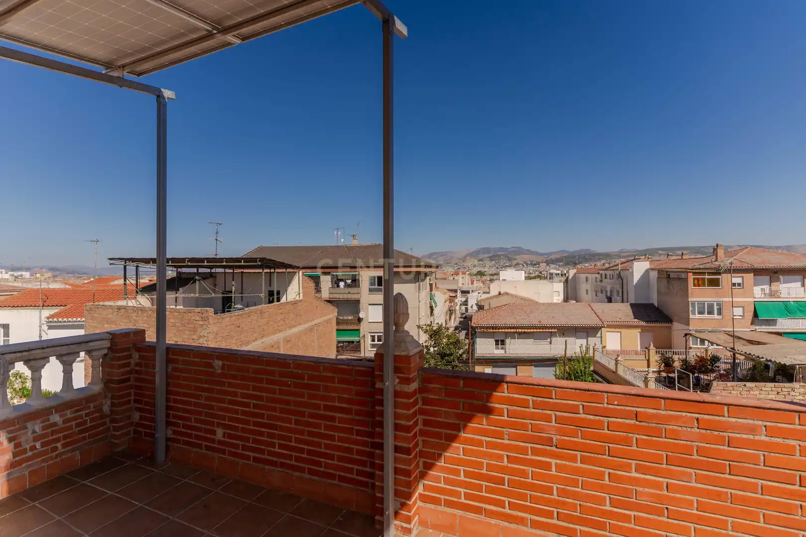 Vista exterior de Casa o xalet en venda en Avda. De los Ogíjares
