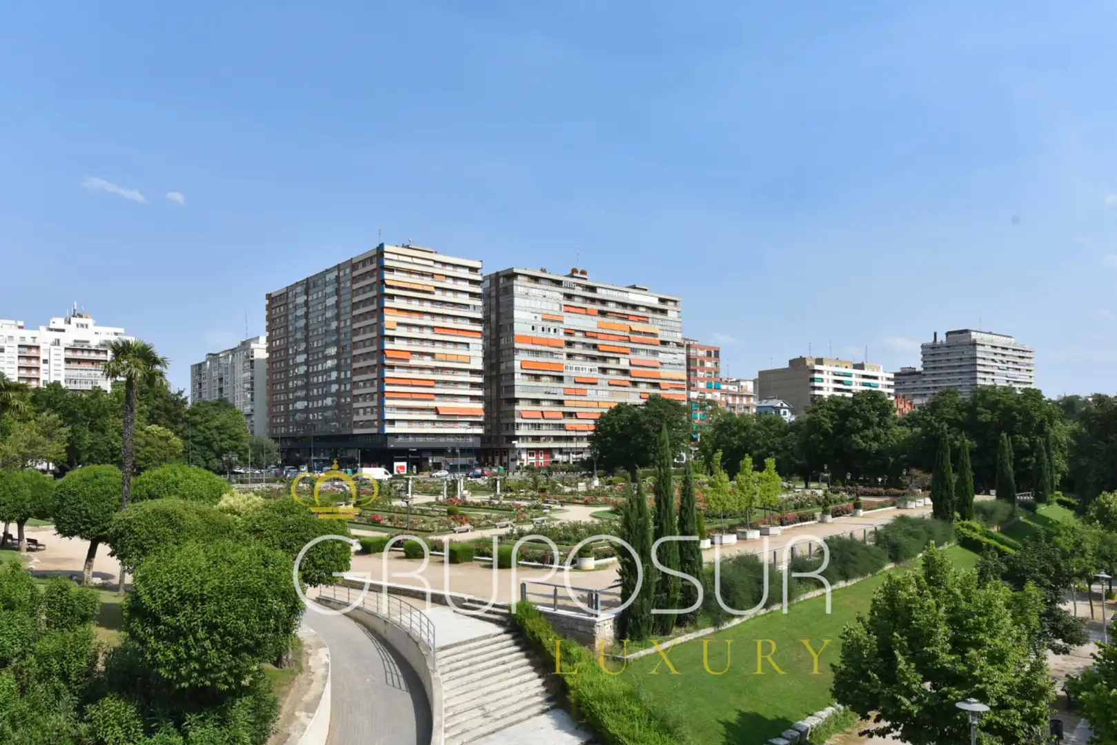 Vista exterior de Pis en venda en Valladolid amb Calefacció, Parquet i Terrassa