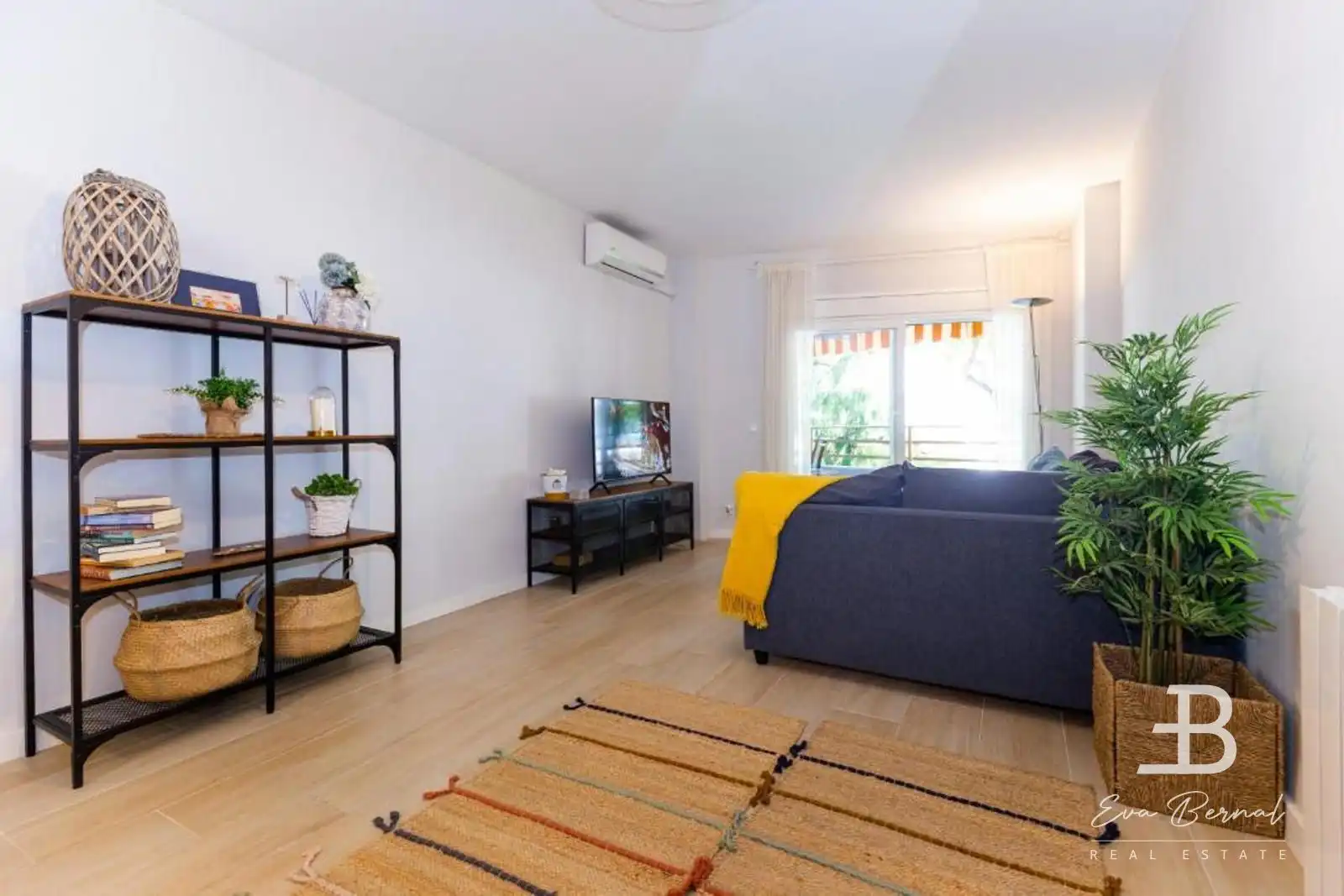 Living room of Flat for sale in Cambrils  with Air Conditioner, Heating and Private garden