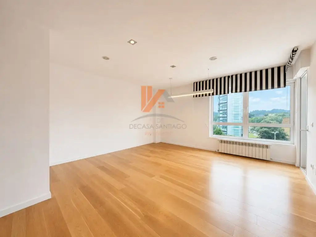 Sala de estar de Piso en venta en Santiago de Compostela  con Calefacción, Horno y Balcón