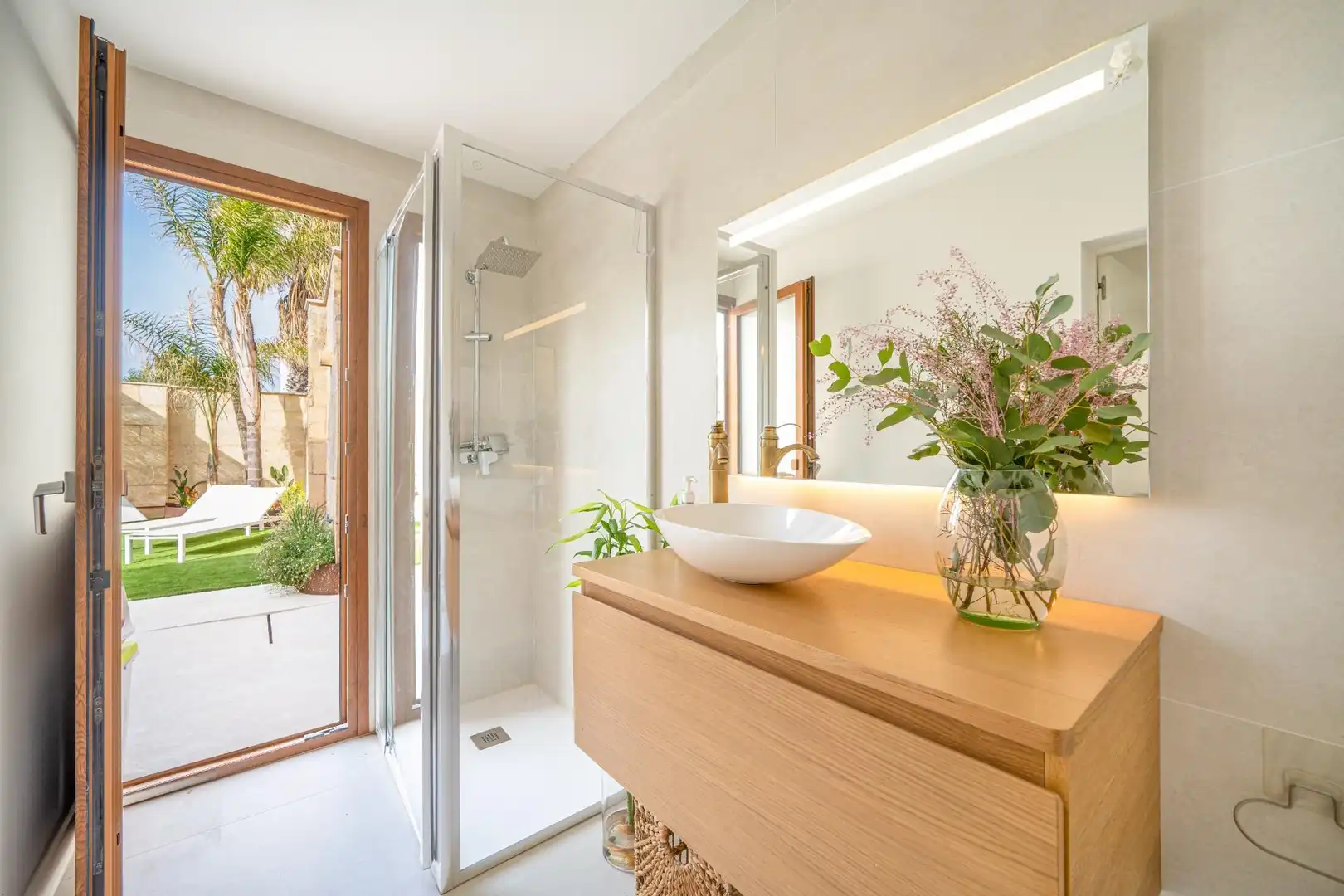 Bathroom of Houses for sale in  Palma de Mallorca  with Air Conditioner, Heating and Private garden