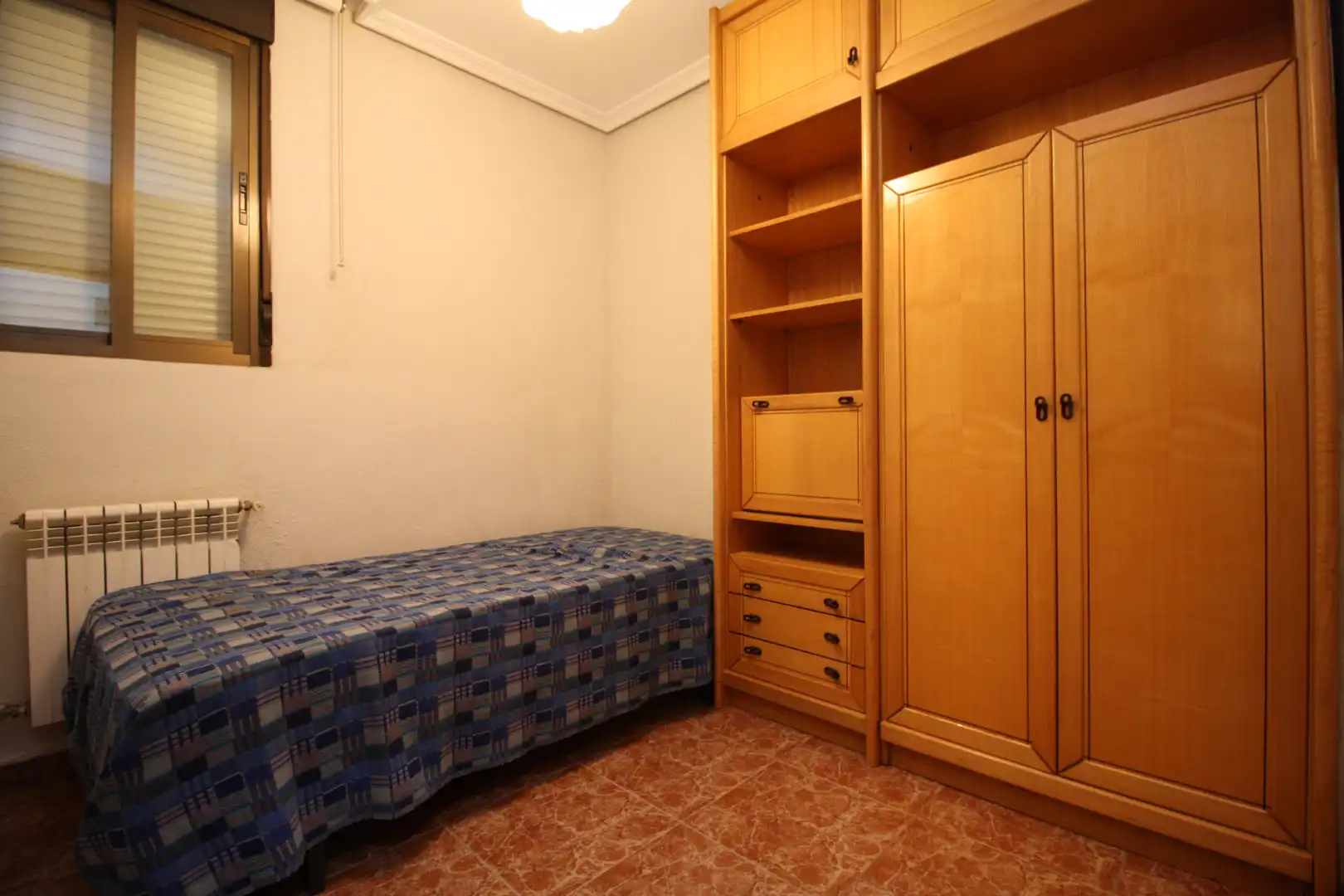Habitación de Piso de alquiler en Valladolid con Amueblado, Lavadora y Microondas