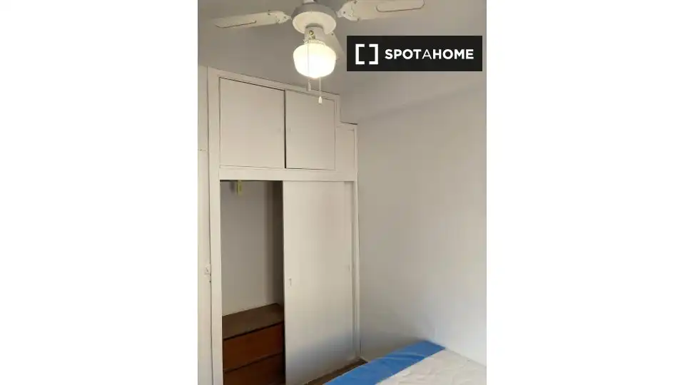 Room in Huerta de la Reina - Trassierra