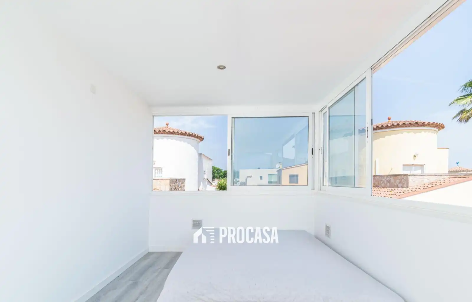 Schlafzimmer von Haus oder Chalet zum Verkauf in Empuriabrava mit Klimaanlage, Heizung und Abstellraum