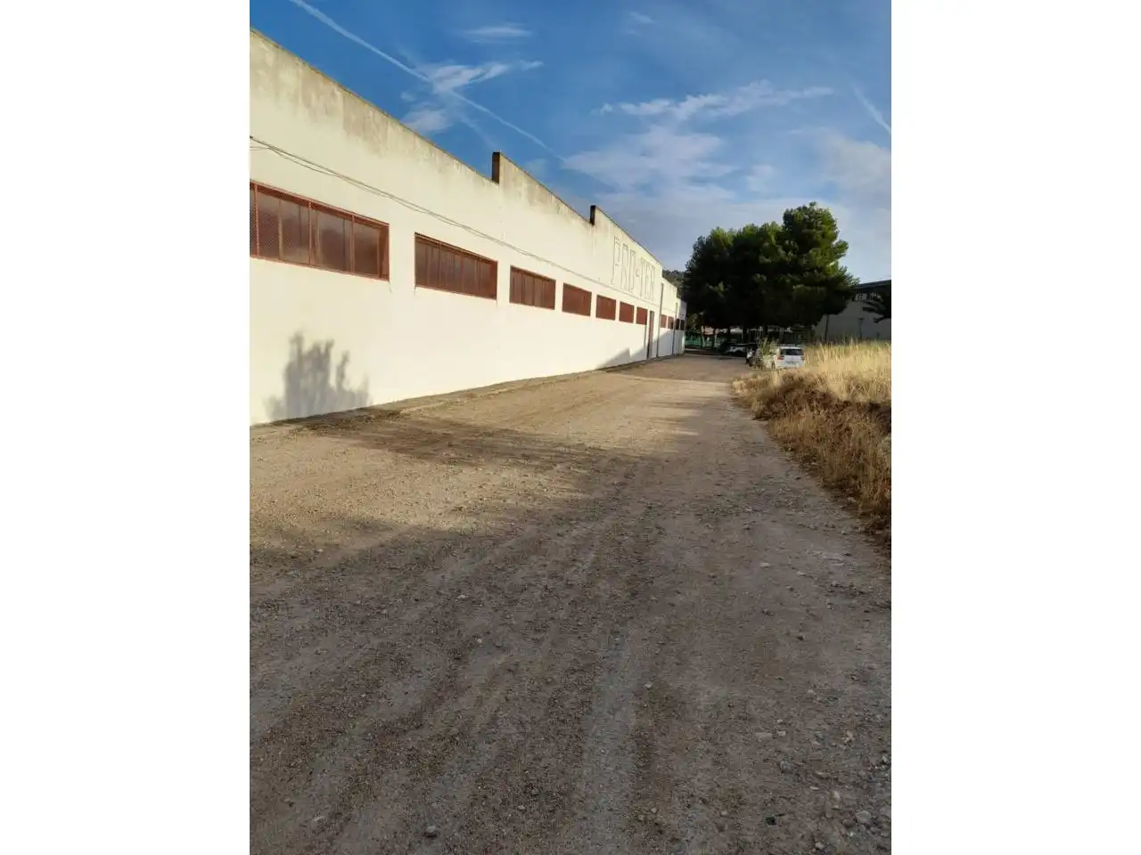 Vista exterior de Nau industrial de lloguer en Biar, Alicante