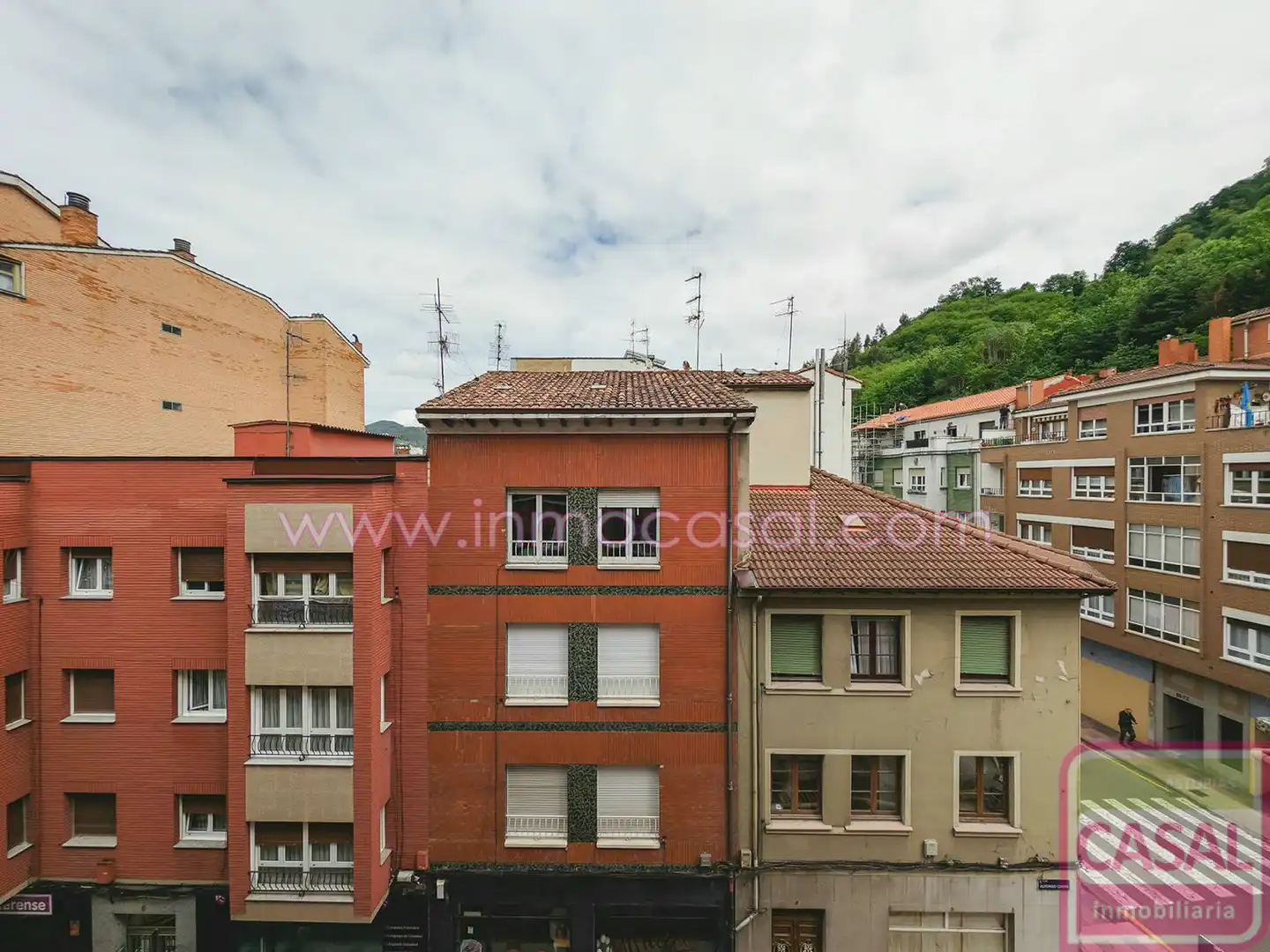Vista exterior de Piso en venta en Mieres (Asturias) con Calefacción
