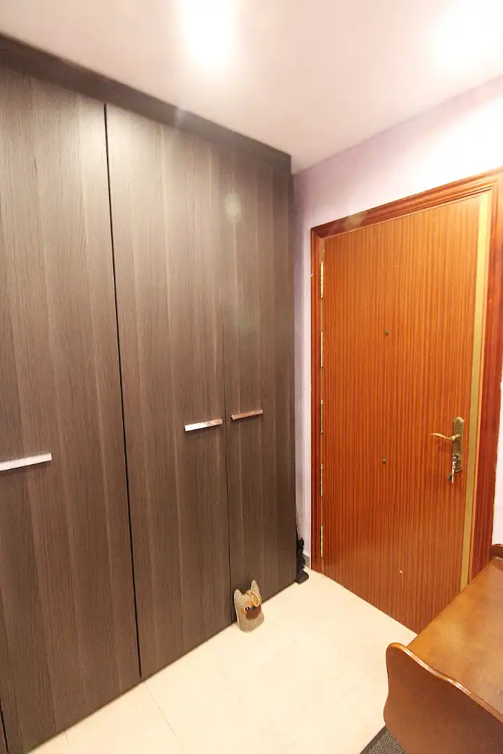 Flat for sale in Valencia  with Air Conditioner, Heating and Balcony