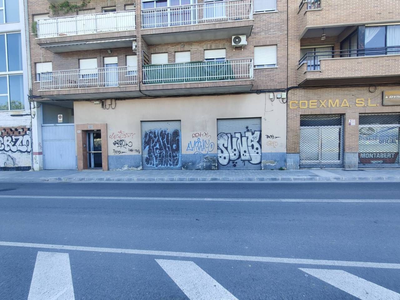 Vista exterior de Local en venta en  Murcia Capital