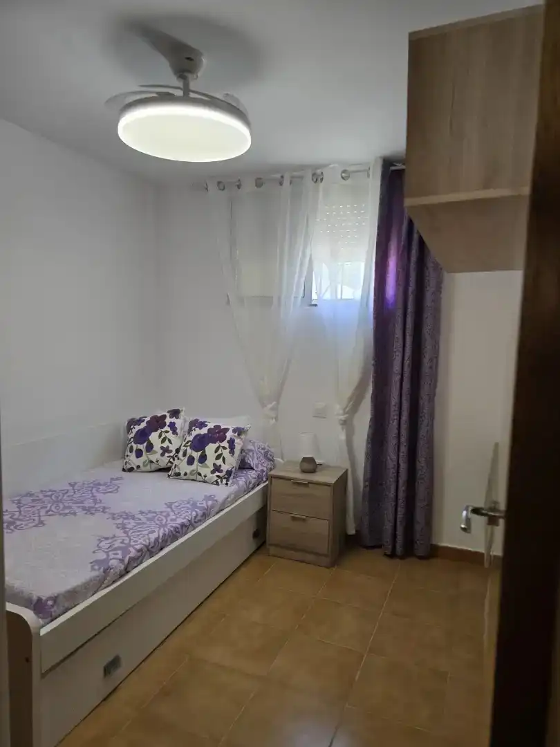 Dormitori de Pis en venda en Rota amb Aire condicionat i Moblat
