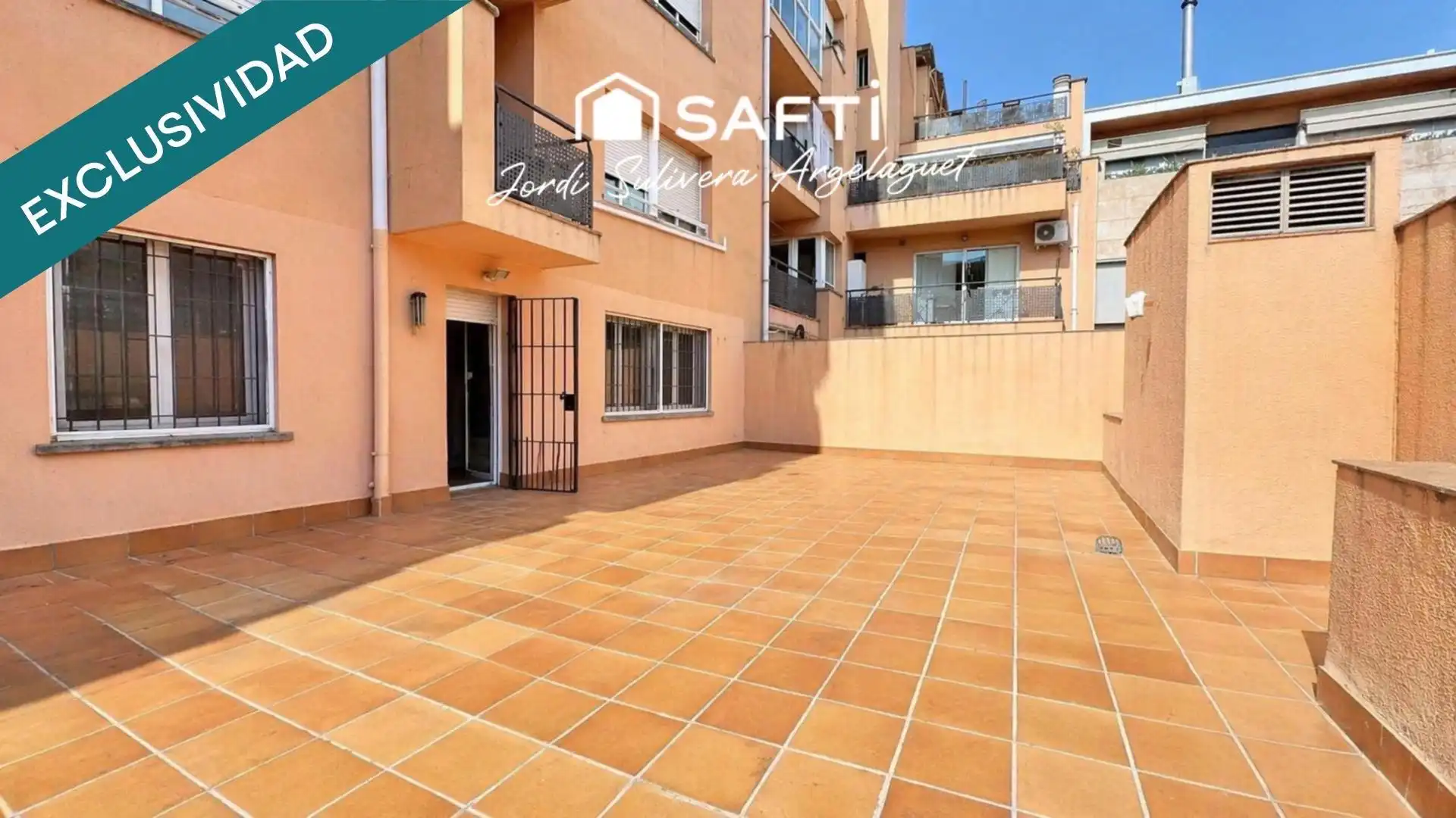 Exterior view of Flat for sale in Girona  with Air Conditioner, Heating and Terrace
