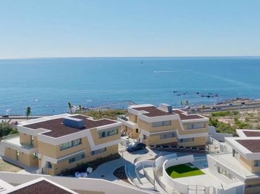 Casa bifamiliare con balcone in vendita a El Faro de Calaburra - Chaparral