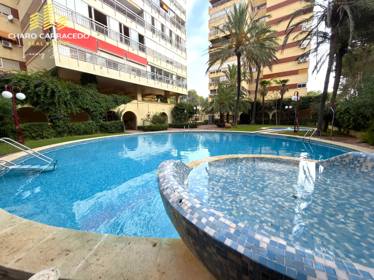 Piscina de Pis de lloguer en Valencia amb Aire condicionat, Jardí privat i Terrassa