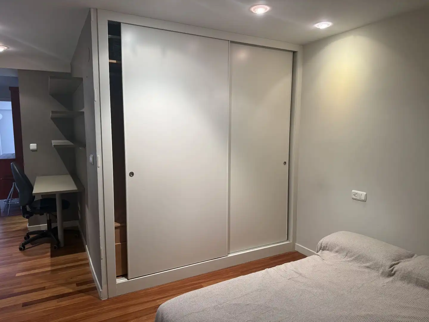 Schlafzimmer von Wohnung zur Miete in Elgeta mit Heizung und Möbliert