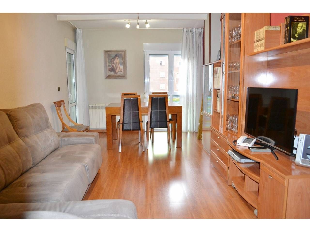 Sala d'estar de Pis de lloguer en Palencia Capital amb Calefacció, Parquet i Terrassa