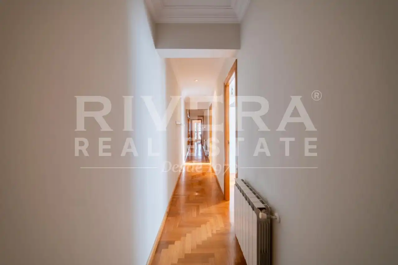 Piso en venta en Vigo  con Calefacción, Parquet y Terraza