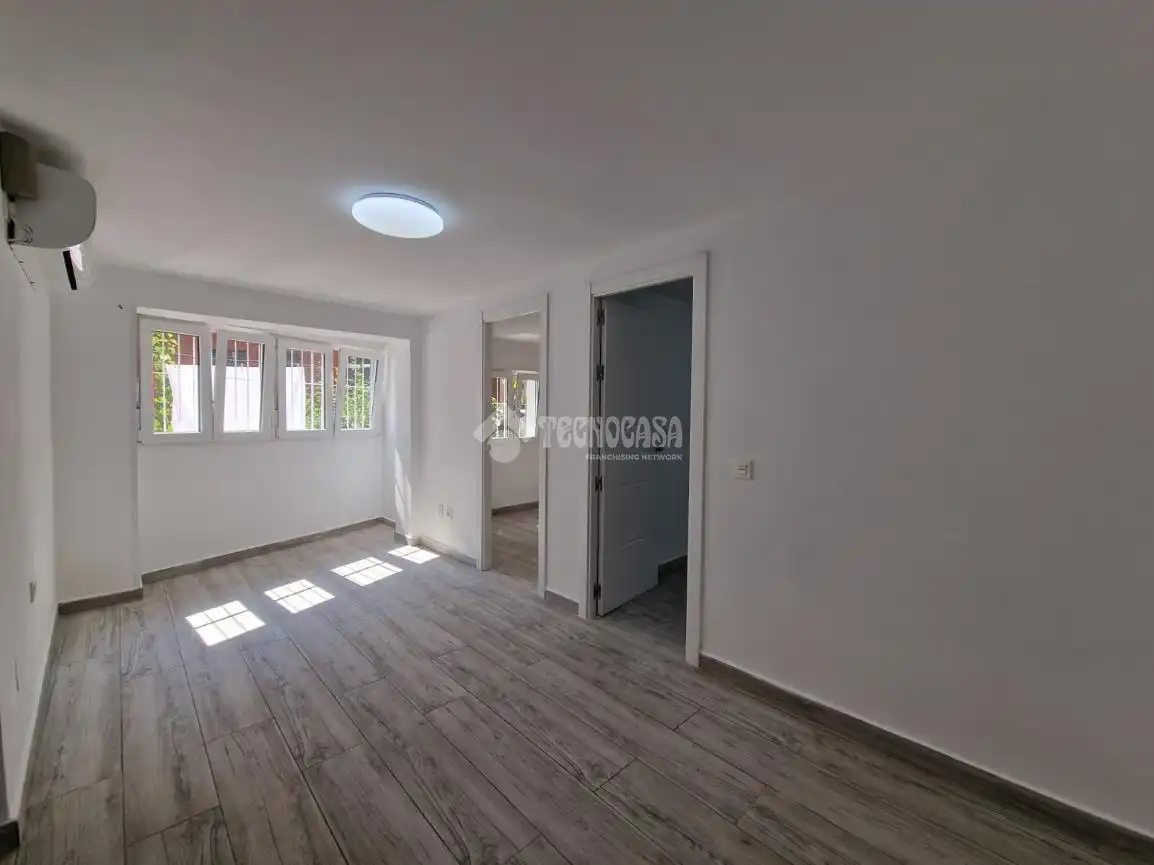 Bedroom of Flat for sale in Madrid  with Air Conditioner and Heating