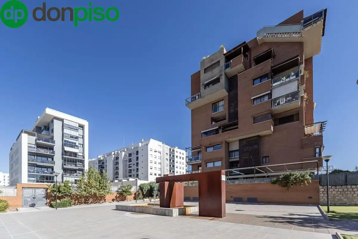 Exterior view of Flat for sale in Granada  with Air Conditioner, Terrace and Community pool