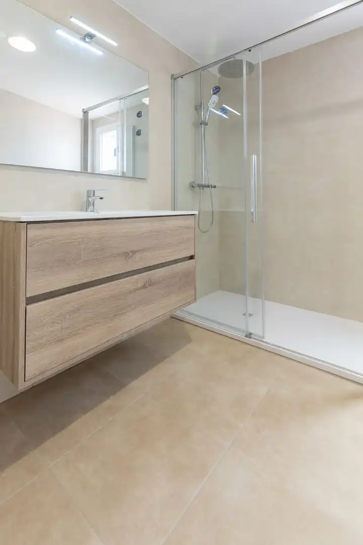 Baño de Piso de alquiler en Meliana con Aire acondicionado, Terraza y Horno