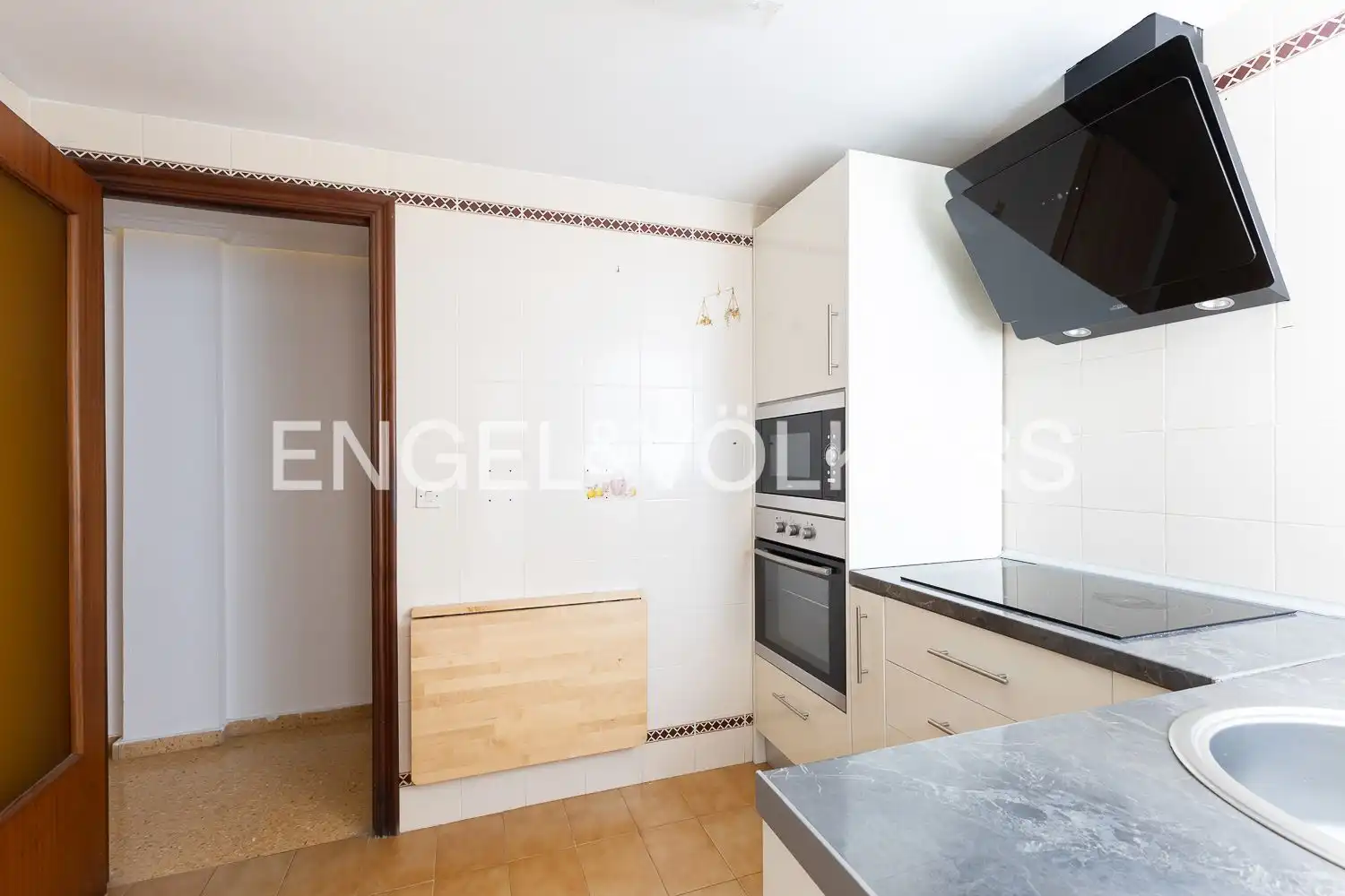 Küche von Wohnung zum Verkauf in Valencia mit Klimaanlage, Heizung und Balkon