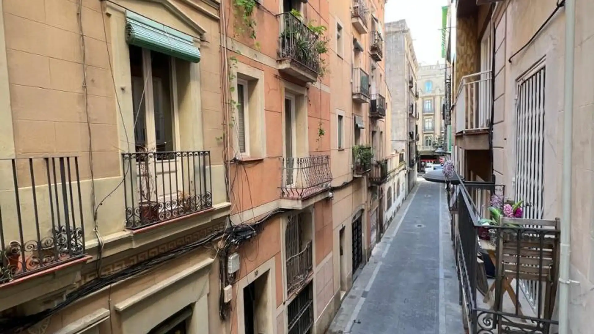 Vista exterior de Piso en venta en  Barcelona Capital con Alarma