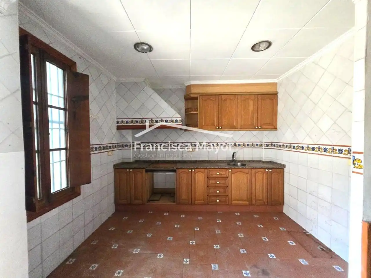 Küche von Erdgeschoss zum Verkauf in Valencia mit Terrasse