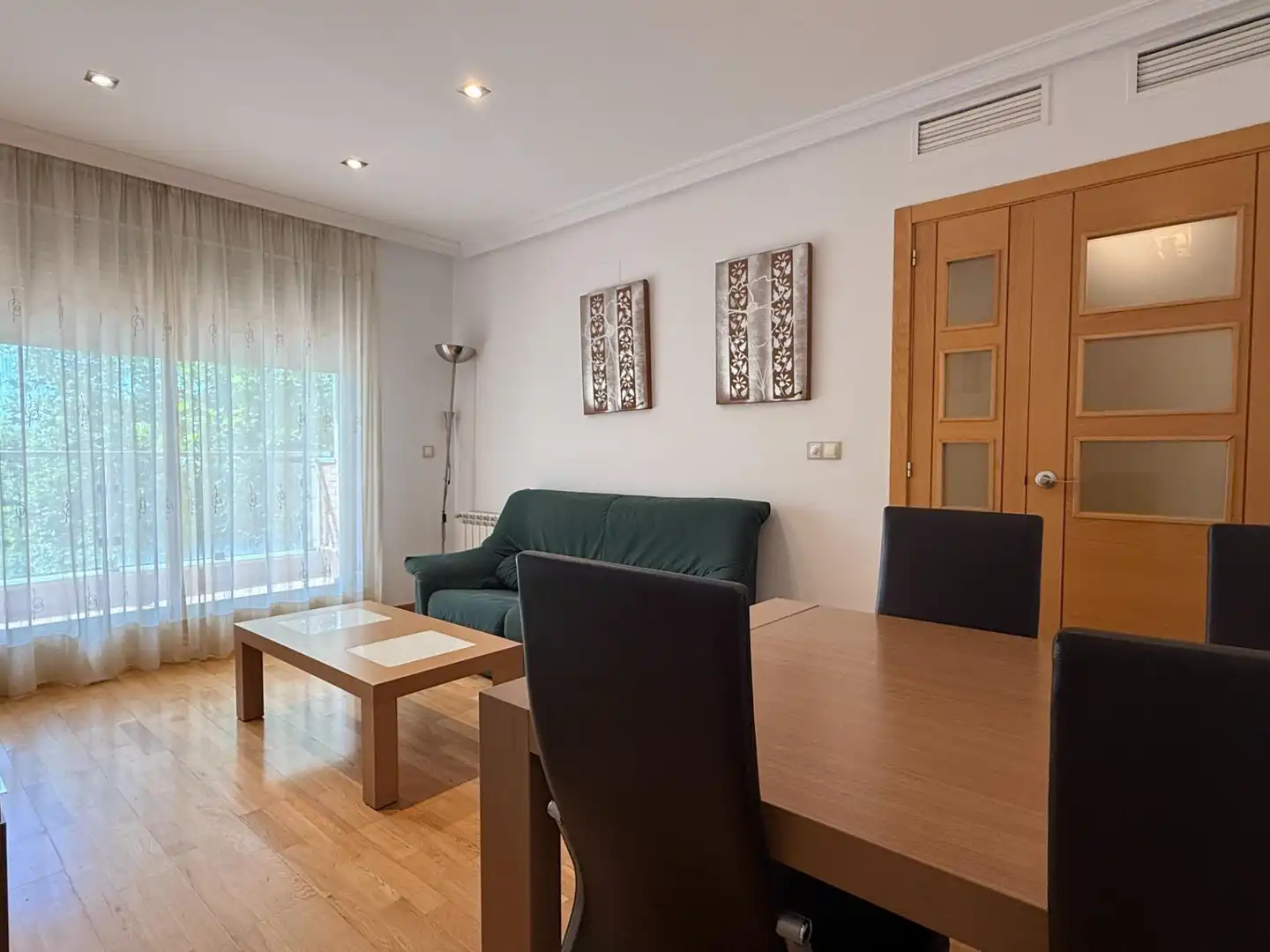 Sala de estar de Apartamento en venta en Yebes con Calefacción, Terraza y Piscina comunitaria
