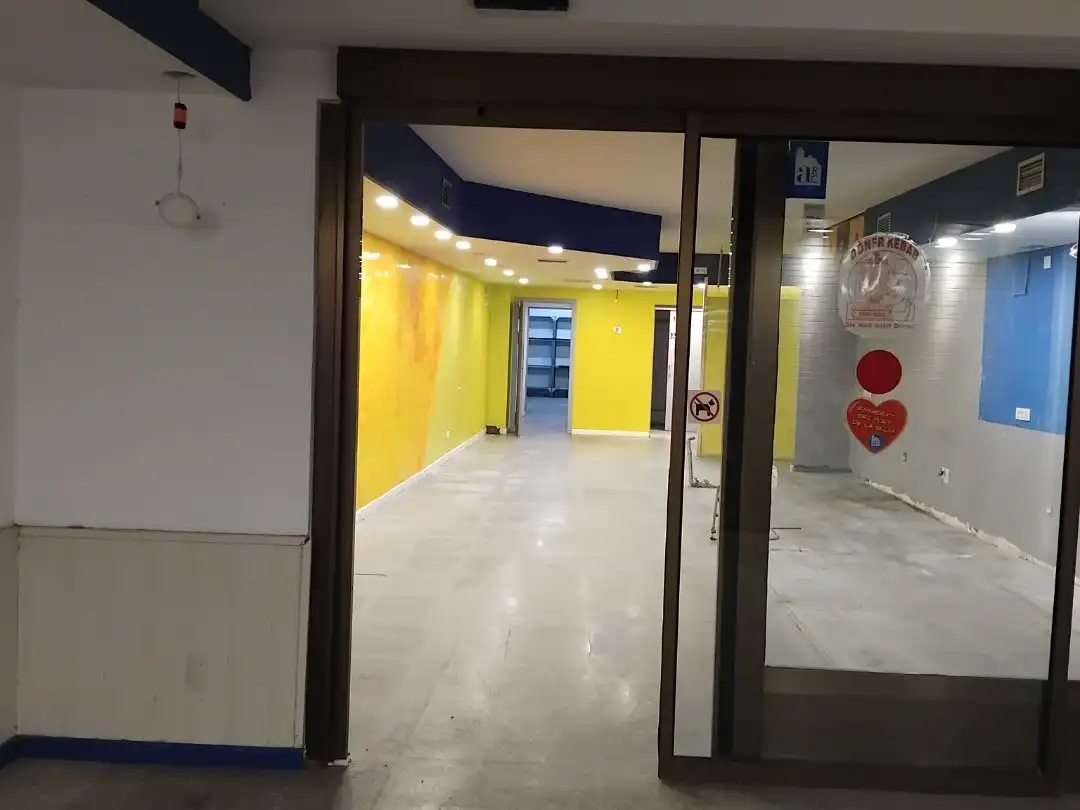 Gewerbefläche zum Verkauf in Carrer de l'Illa 25, imagen 3