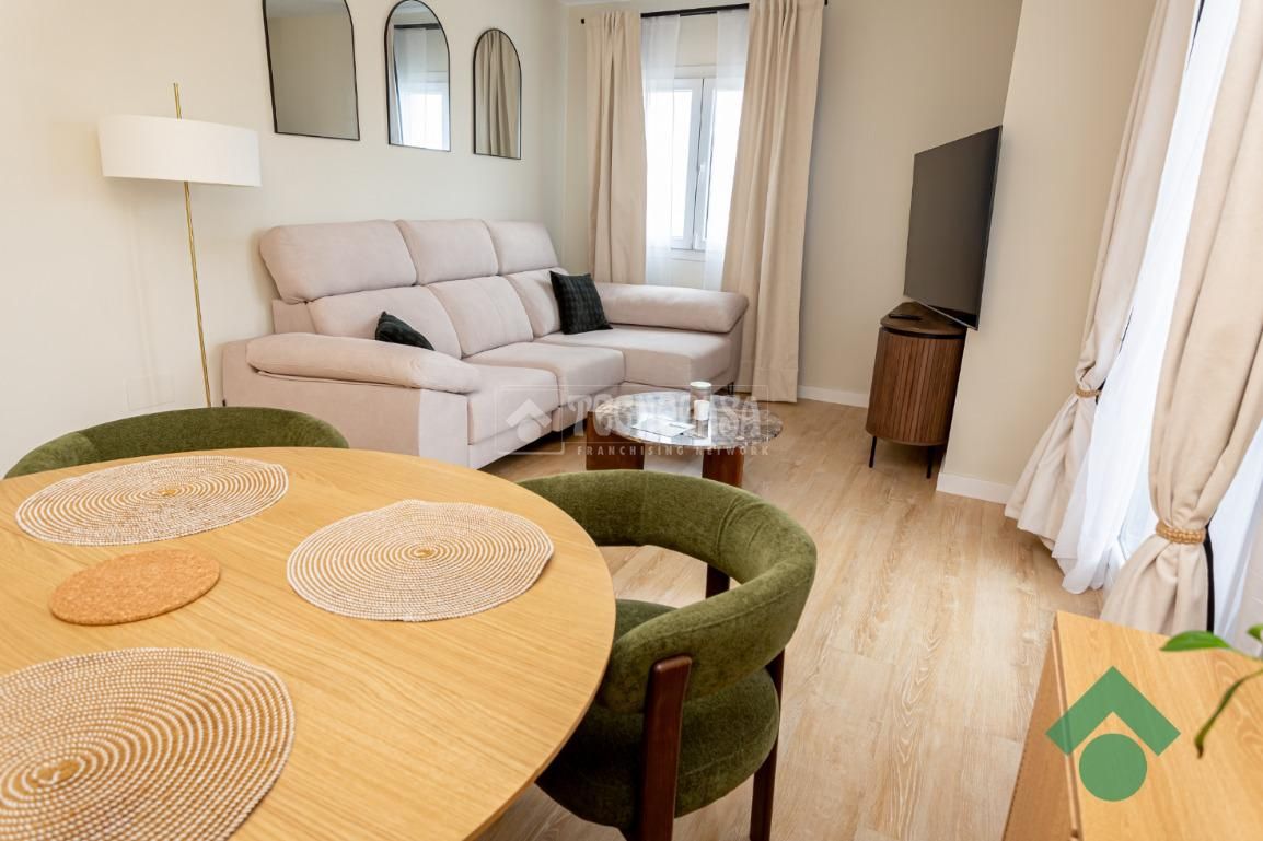 Living room of Flat for sale in Algeciras  with Terrace, Swimming Pool and Balcony