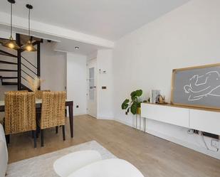 Living room of Duplex to rent in San Sebastián de los Reyes  with Air Conditioner, Heating and Parquet flooring