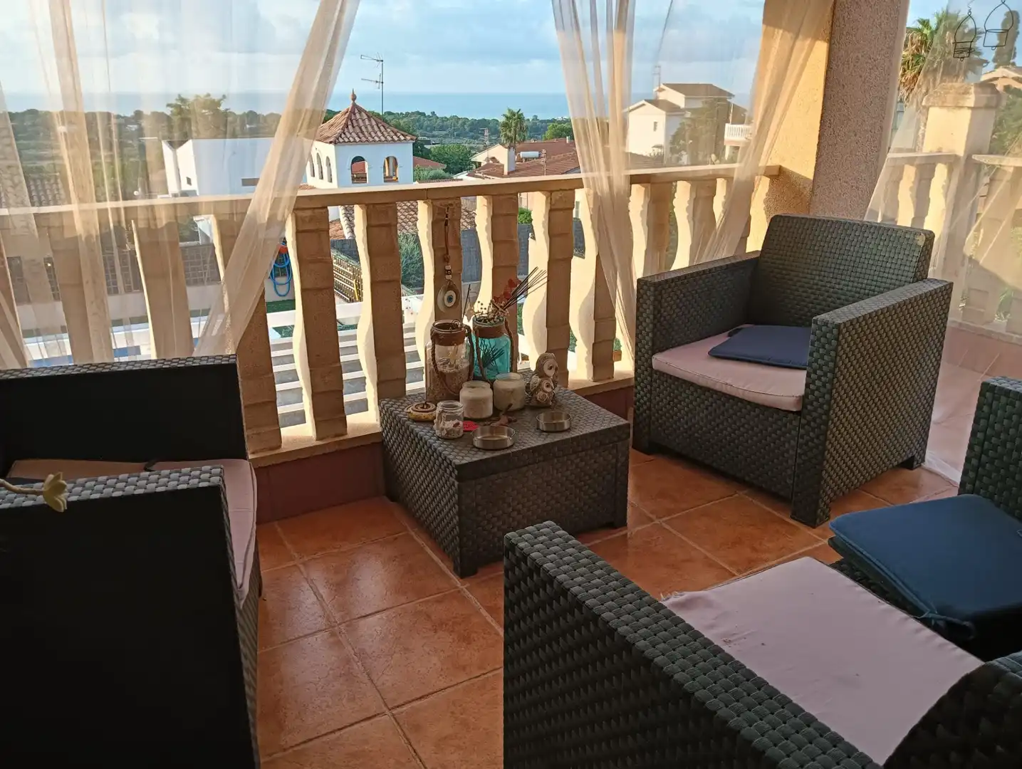 Terraza de Casa adosada en venta en Vilanova i la Geltrú con Aire acondicionado, Calefacción y Jardín privado