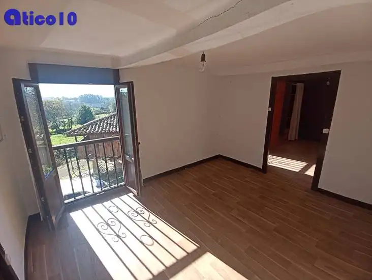 Habitación de Casa adosada en venta en Siero
