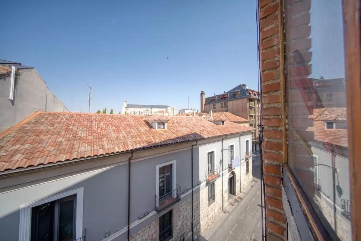 Vista exterior de Pis en venda en Valladolid amb Calefacció i Terrassa