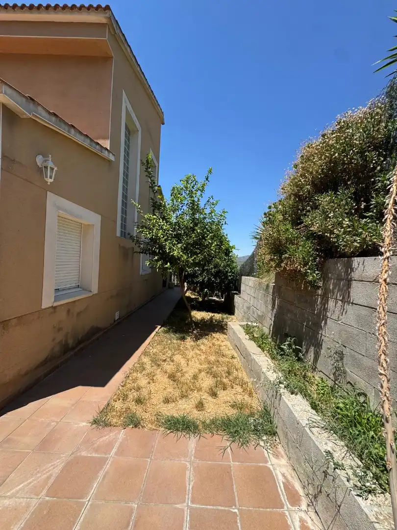 Vista exterior de Casa o chalet en venta en Abrera con Aire acondicionado, Jardín privado y Parquet