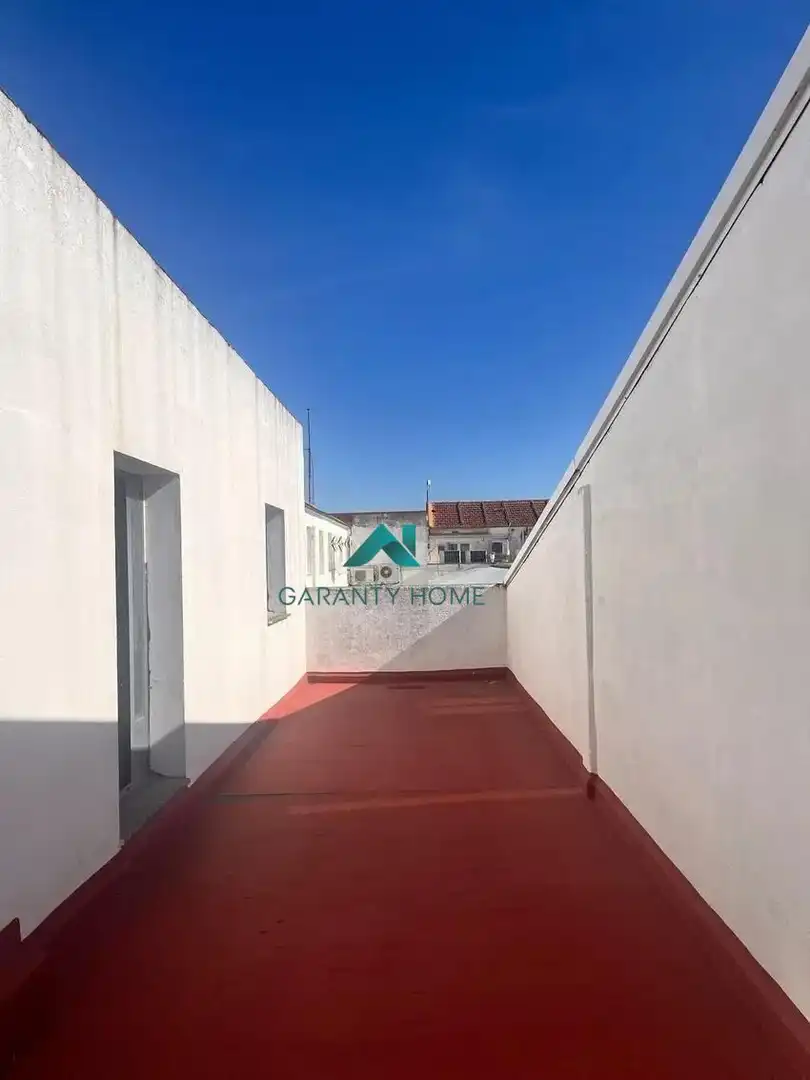 Vista exterior de Oficina de lloguer en Valladolid amb Aire condicionat, Calefacció i Moblat